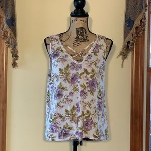 American Eagle XL Top. White with purple and peach floral.